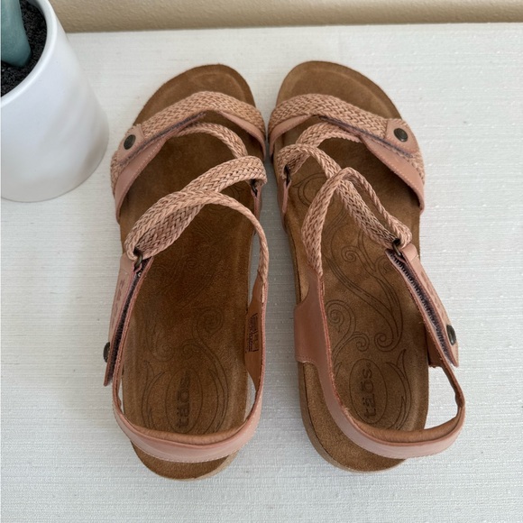 New Taos Footwear Blush Leather Braid Strap Wedge Sandals - Picture 9 of 13